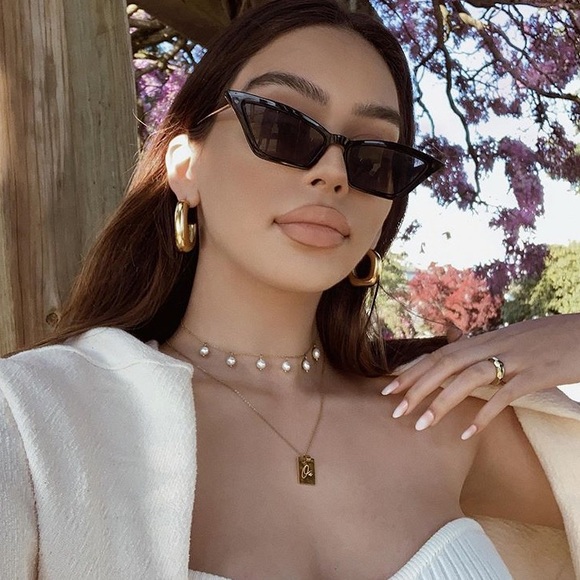 Accessories - Retro Black Sunglasses